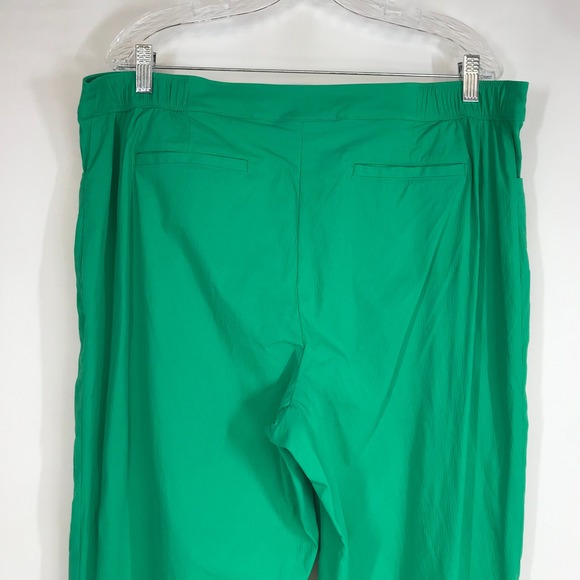 Zenergy by Chico's Green Capri Pants Cropped Gingham Detail Women's Size 3 - Picture 5 of 8